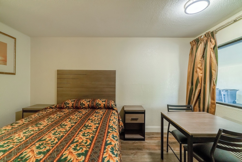 OYO Hotel Houston N Fm-1960 Champions TX 49/58