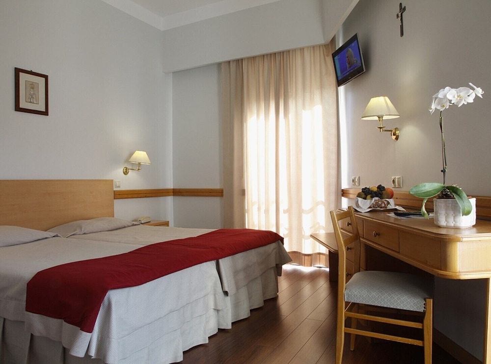 Consolata Hotel 11/50