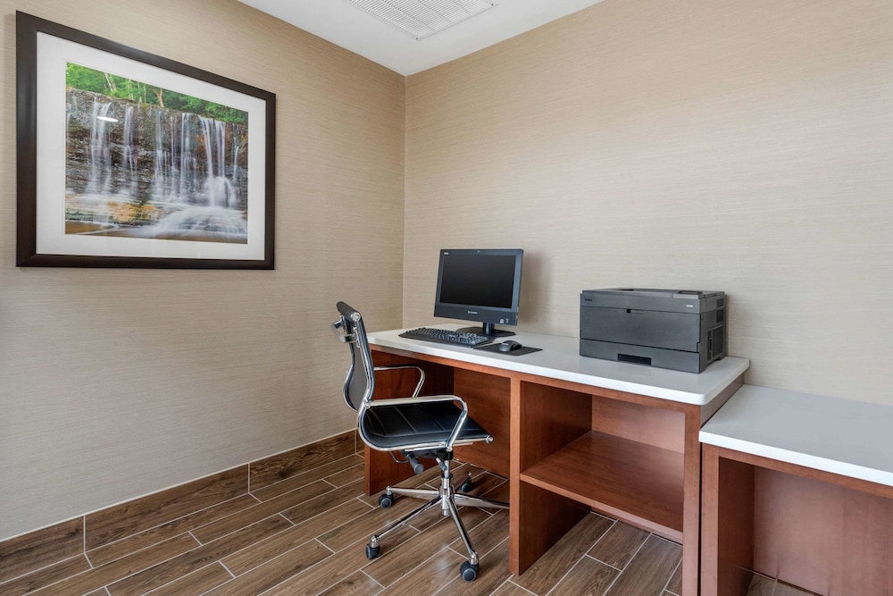 Comfort Suites Lafayette University Area 41/56
