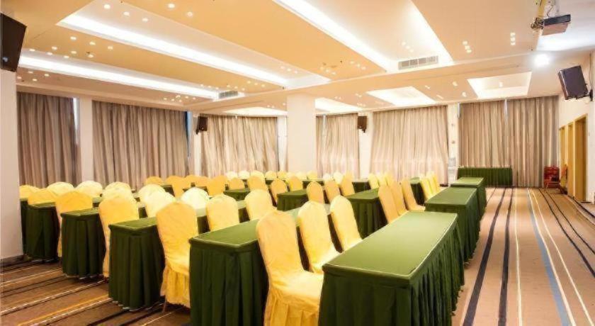 City Comfort Inn(Zhanjiang Haibin Park) 40/50