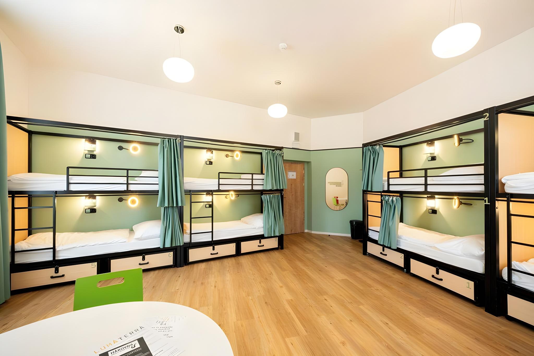 Female Dorm, Female Only, Basic, 6 Beds