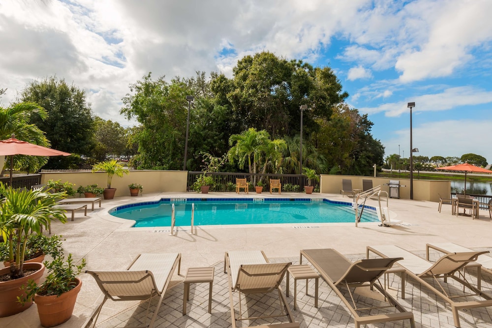Hampton Inn By Hilton Bonita Springs / Naples - North 27/54
