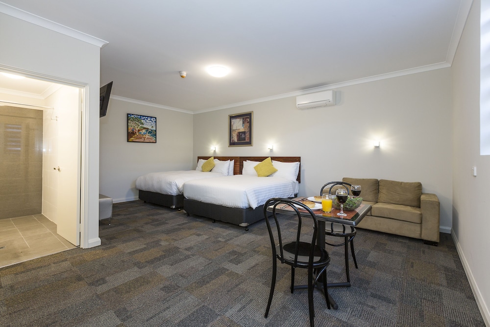 Gallery Hotel 46/71