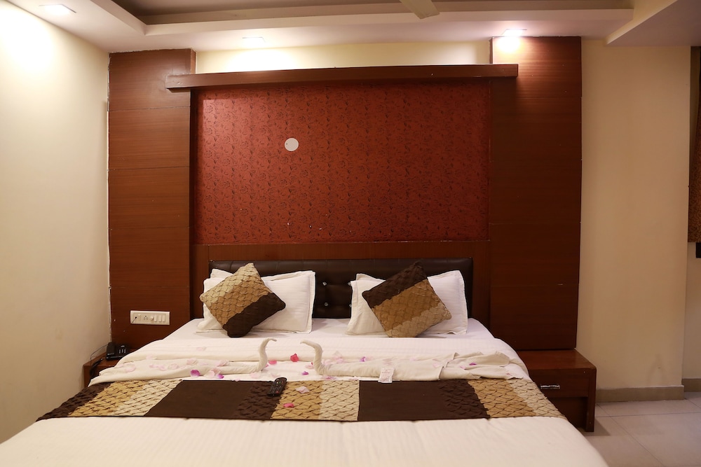 Hotel Shivam International 14/25