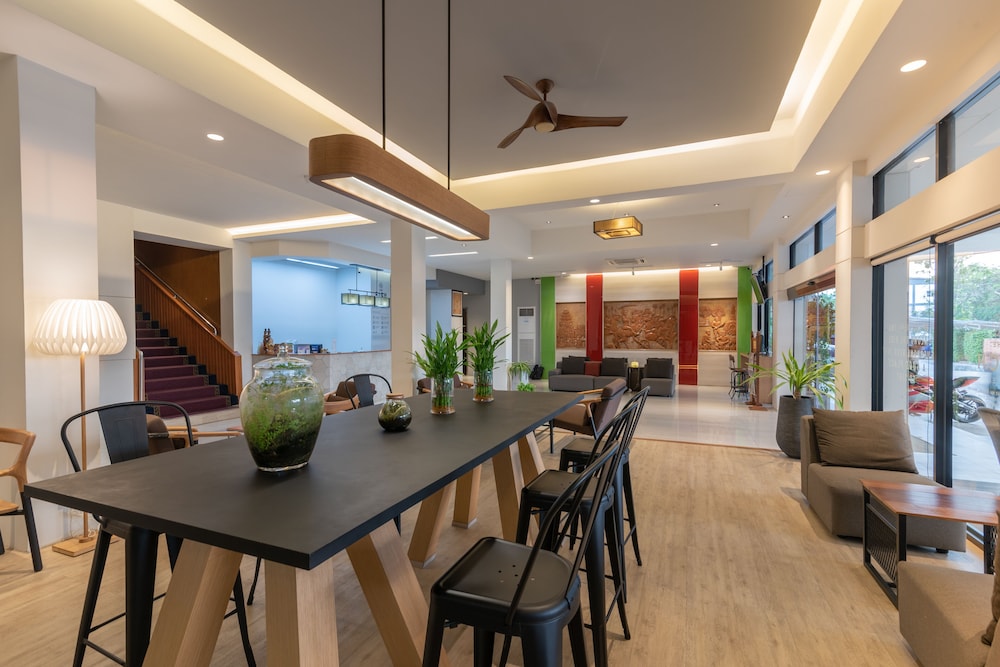 The Rich Hotel Korat 51/65