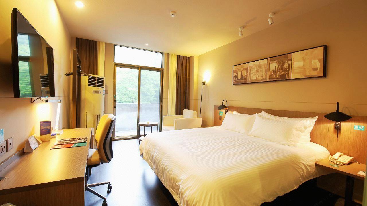 Jinjiang Inn Select (Lushan Scenic Area Xiangshan Road Yunzhong) 6/50