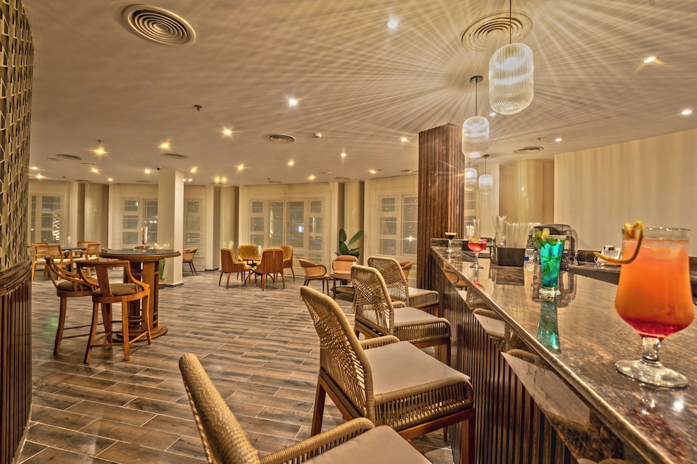 Invidia Coral Beach Tiran 125/137
