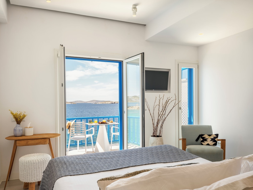 Bluetopia Suites 22/42