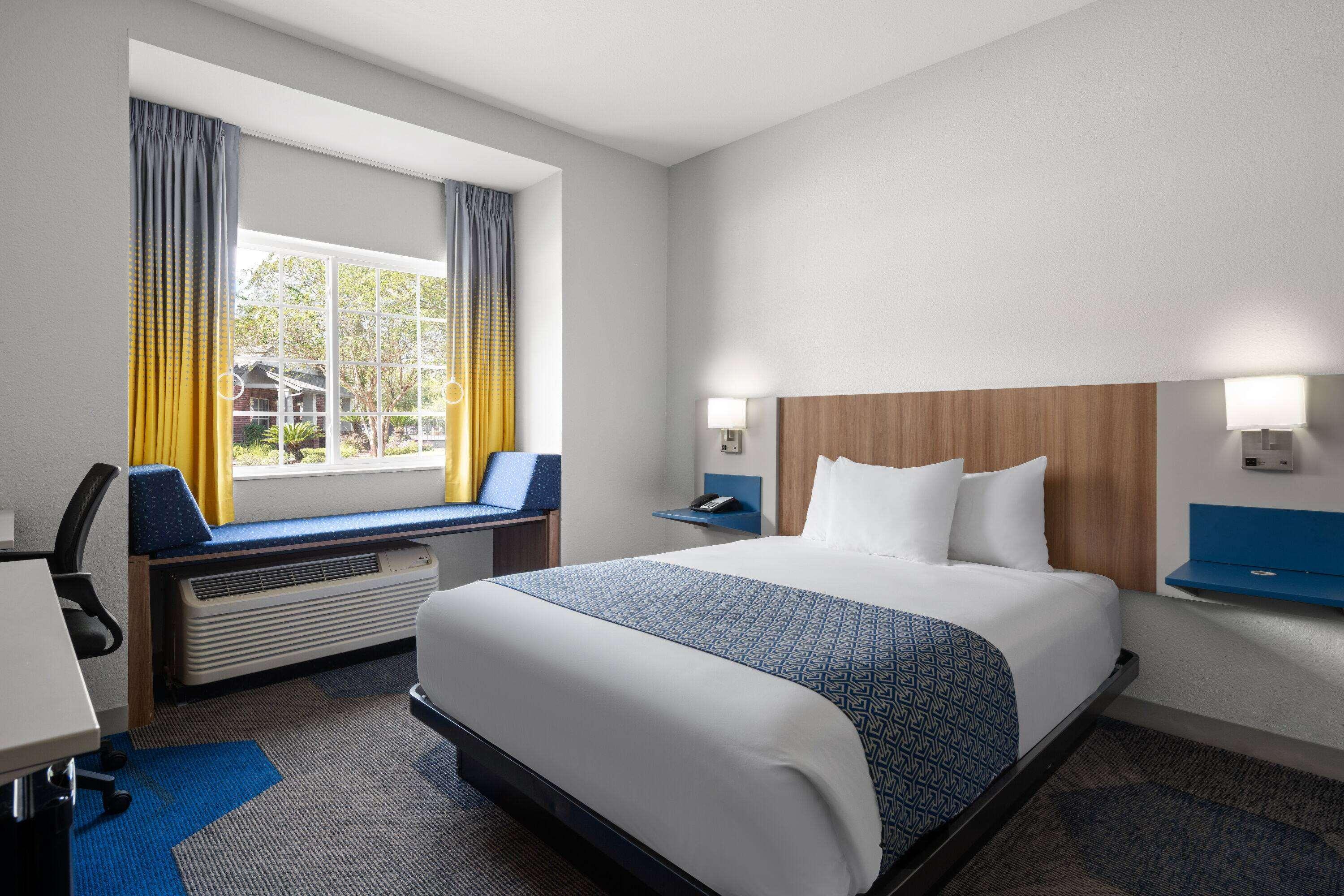 Room, Queen Bed