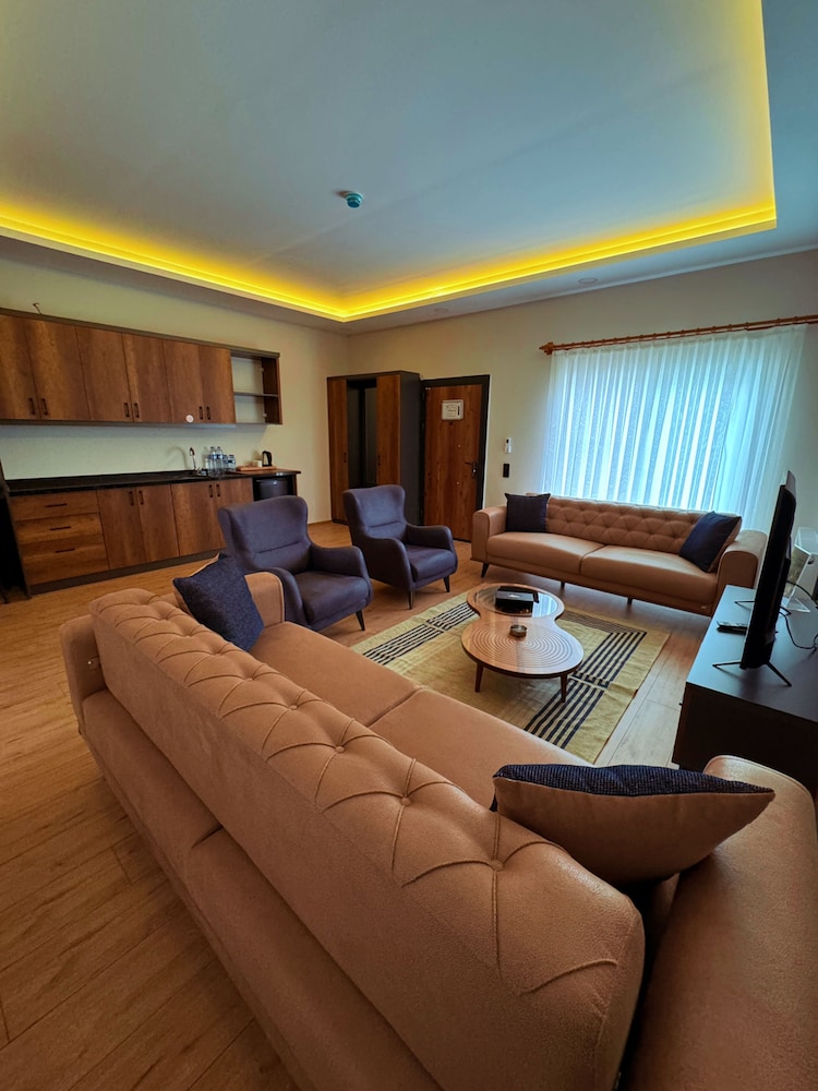 Expo Garden Hotel 25/50