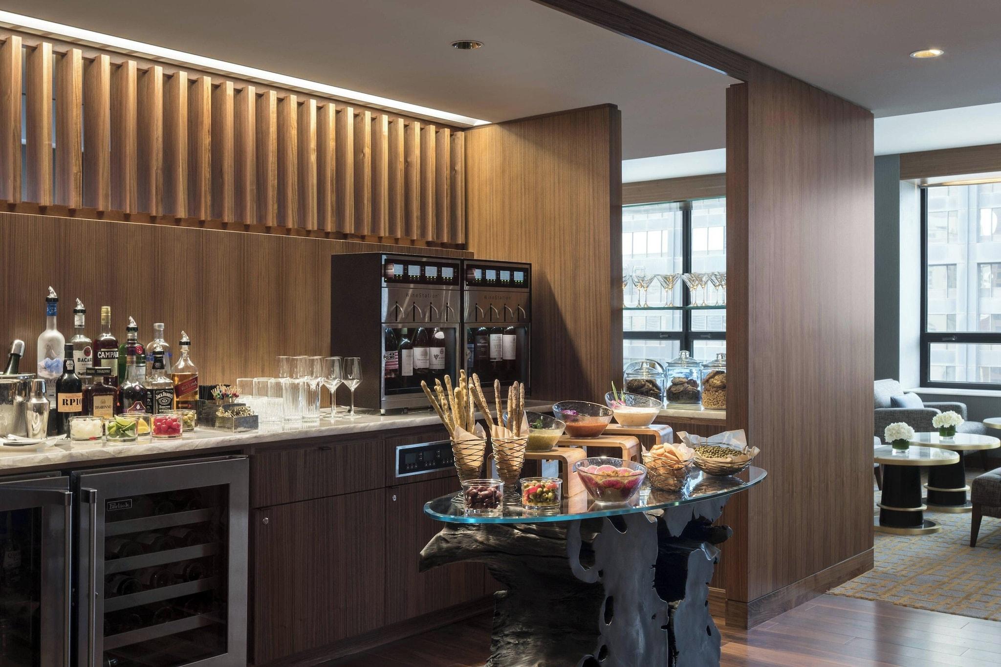 غرفة كلوب بسرير كينج، THE RITZ-CARLTON CHICAGO 5/5