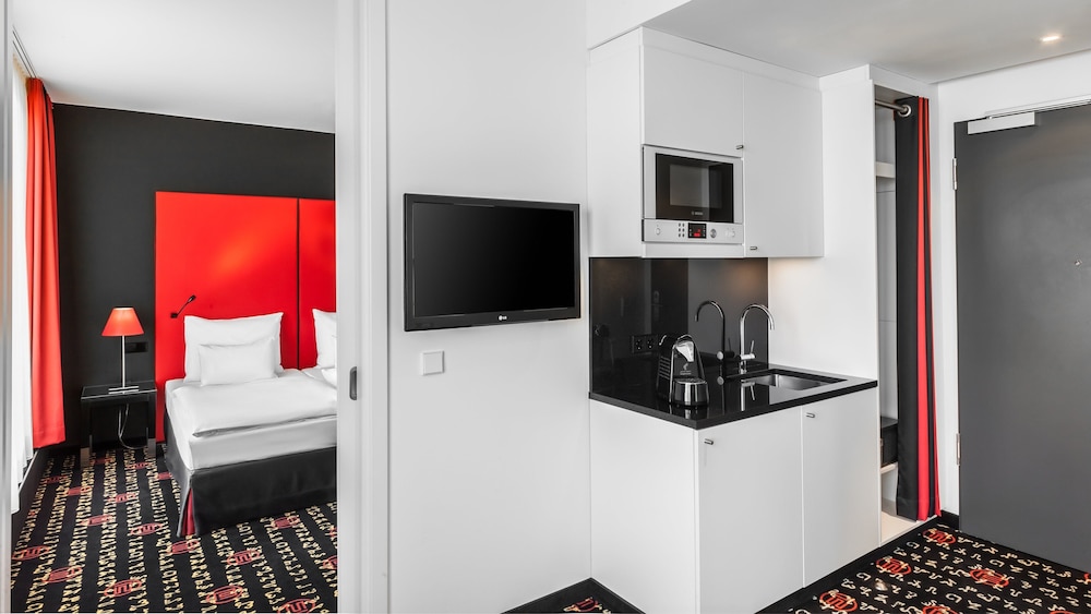 Holiday Inn Munich - Westpark 16/83