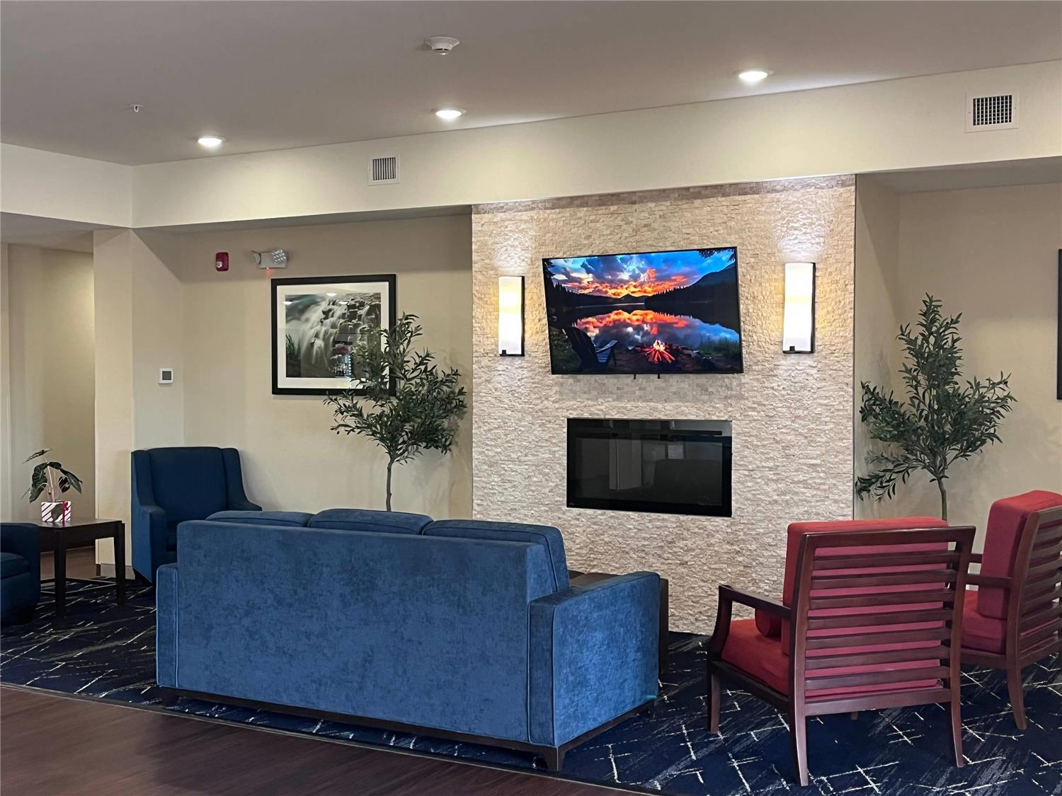 Comfort Inn & Suites Mankato, MN 16/30