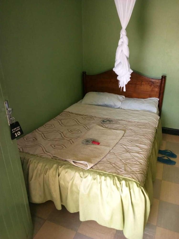 Joskaki Hotel 4/12