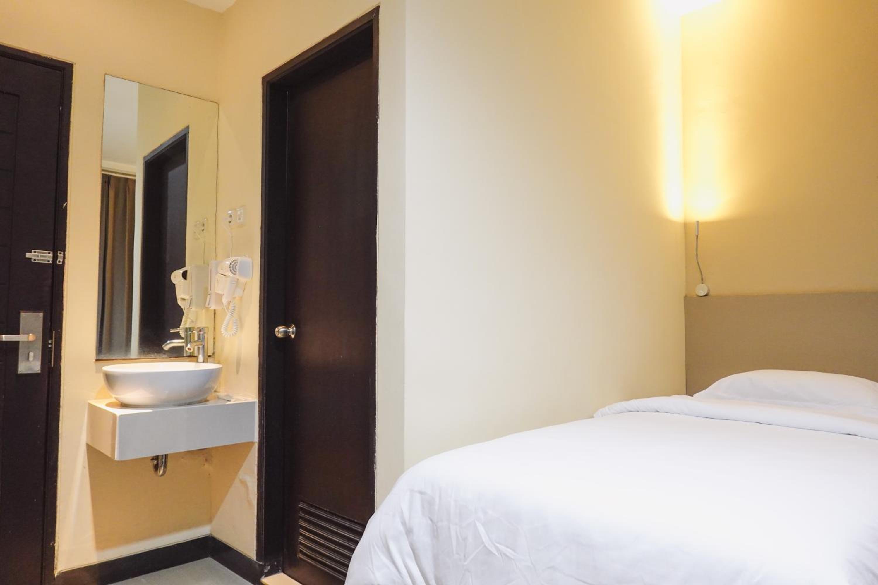 City Hotel Mataram 47/49