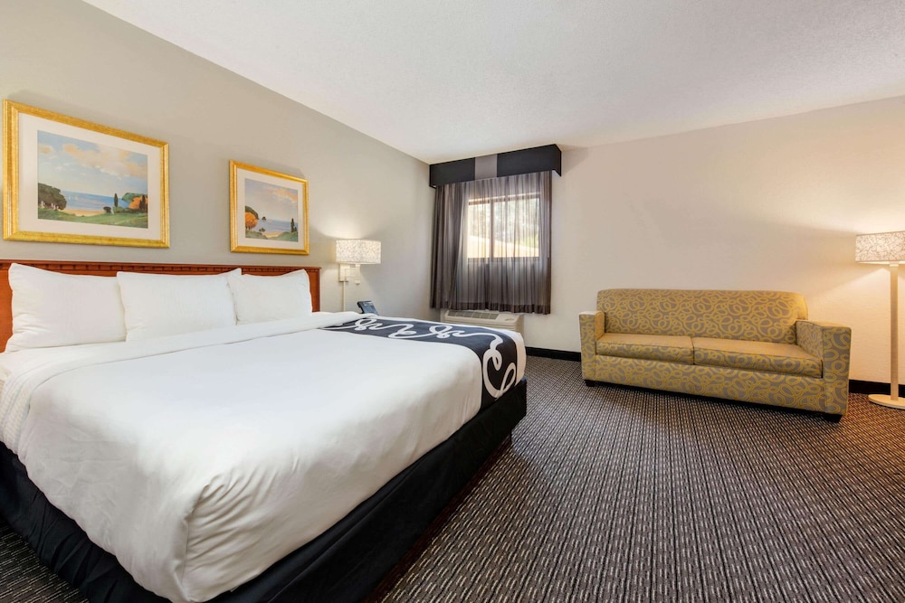 DELUXE, EXECUTIVE, KING BED