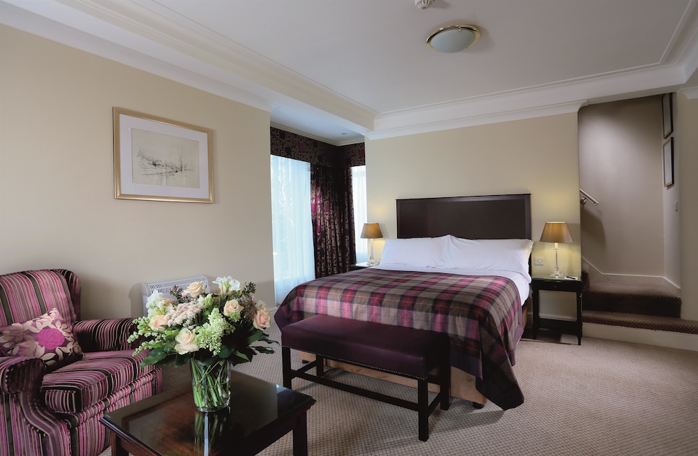 Macdonald Leeming House 10/50