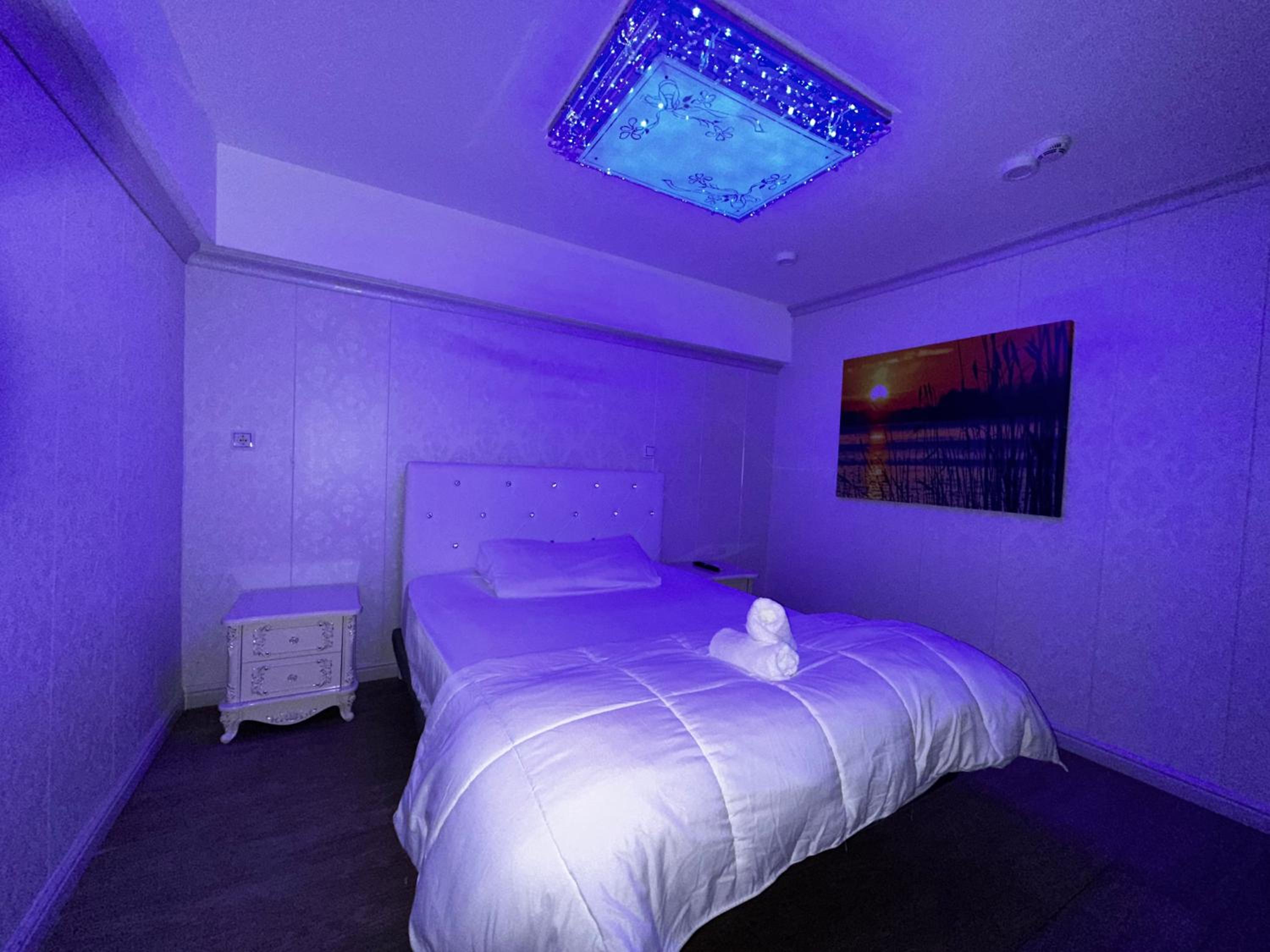 Room, Double Bed, Hotel Aviacion 2/6