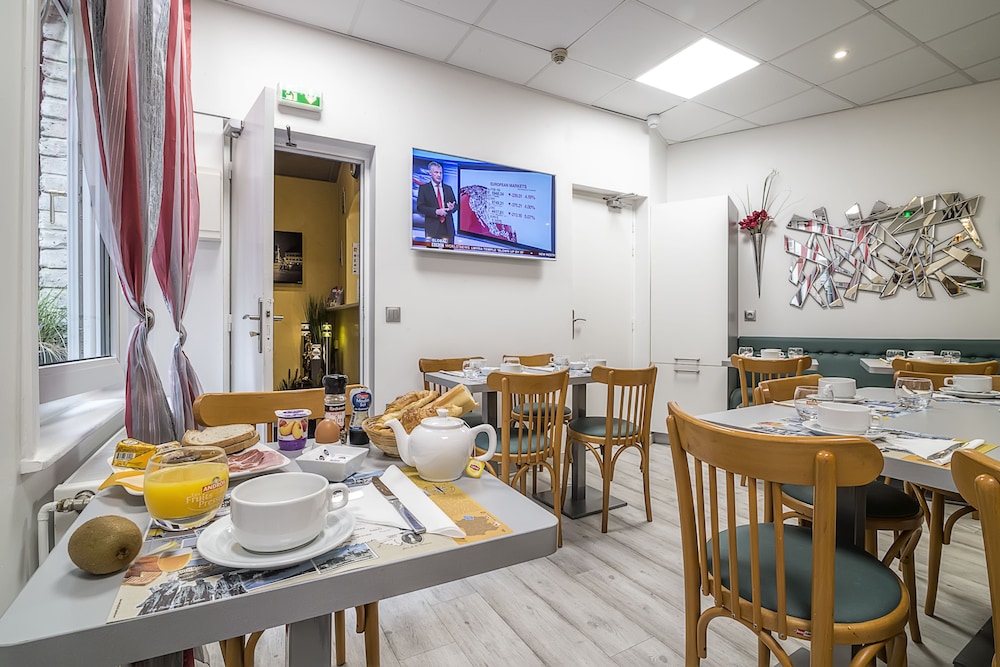 Hotel du Moulin d Or 32/50