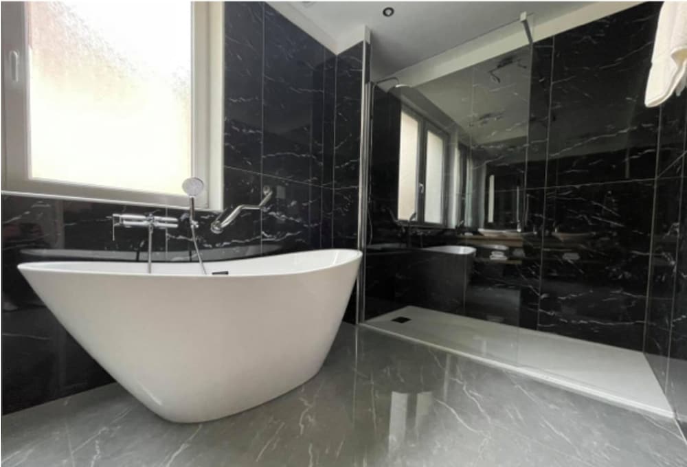 Logis Hotel and Restaurant - Le Mouton Blanc 32/36