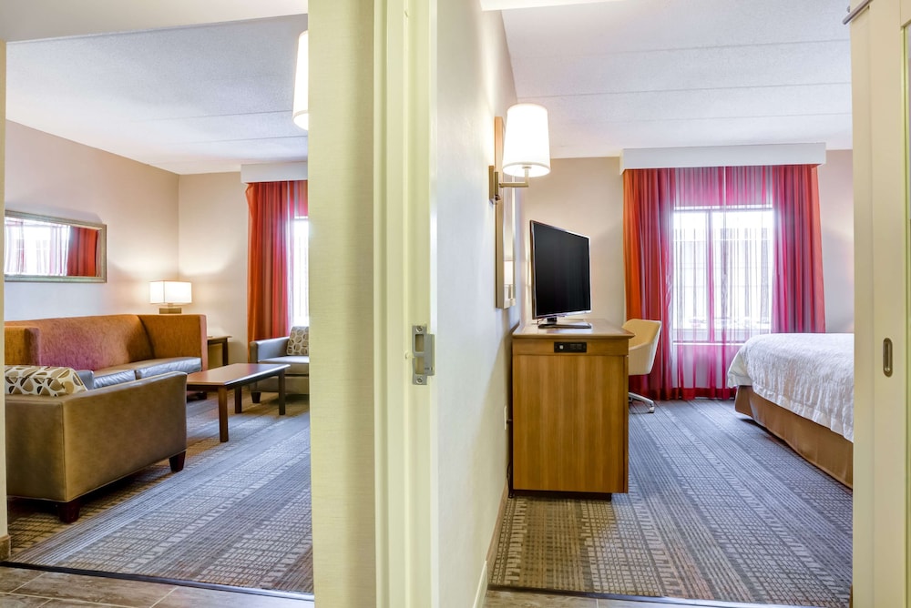 Hampton Inn Boston-Norwood 26/52