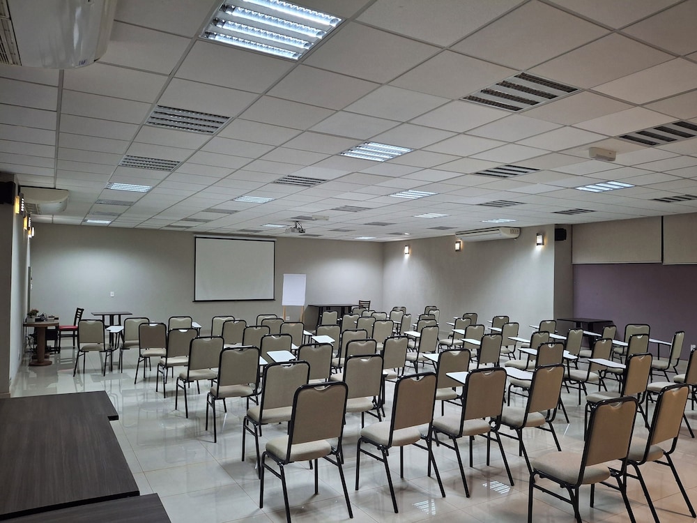 Onix Inn Hotel Cravinhos 37/50