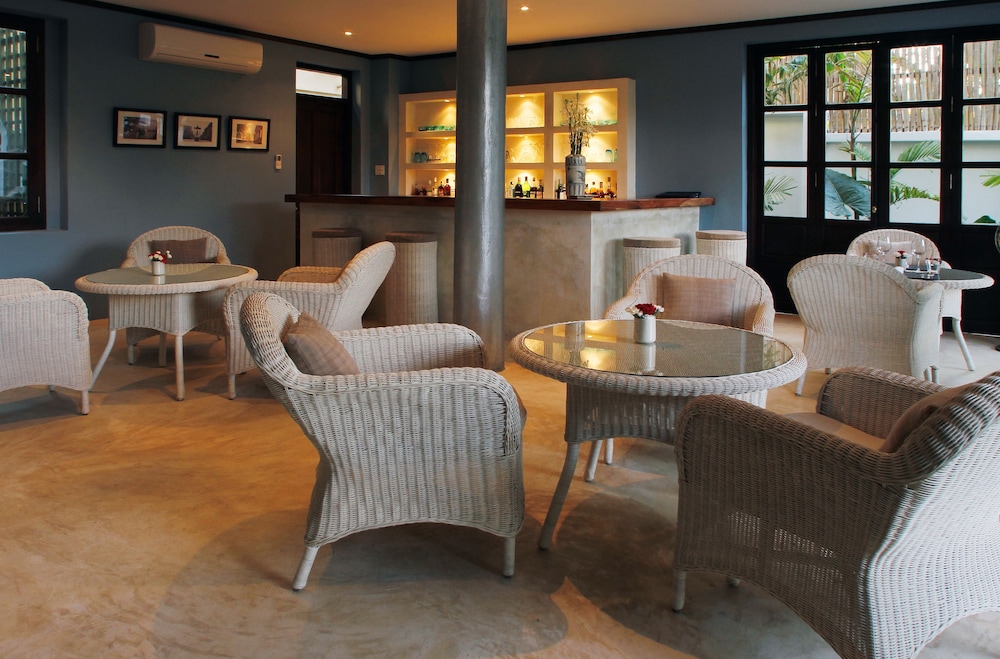 THE APSARA RIVE DROITE 32/50