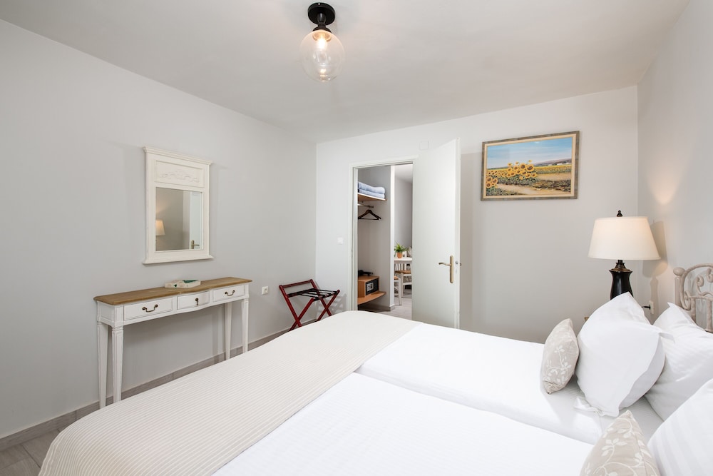 Thomatos Apartments Lourdas Beach 5/50