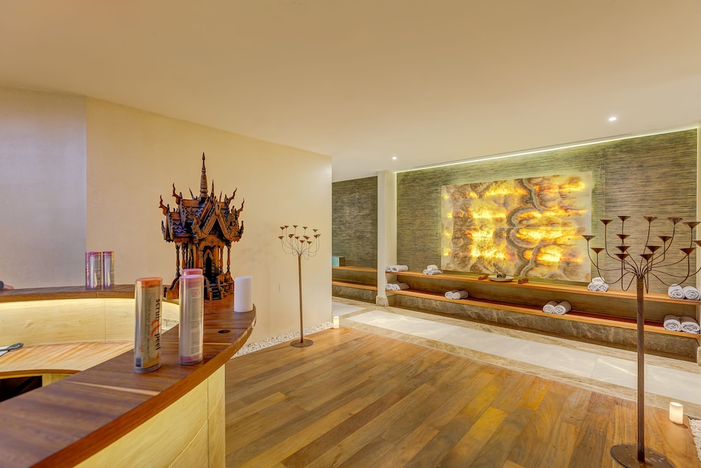 Antmare Hotel 6/50