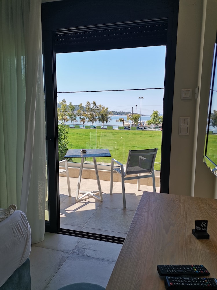 Thetis Boutique Luxury Apartments 45/50