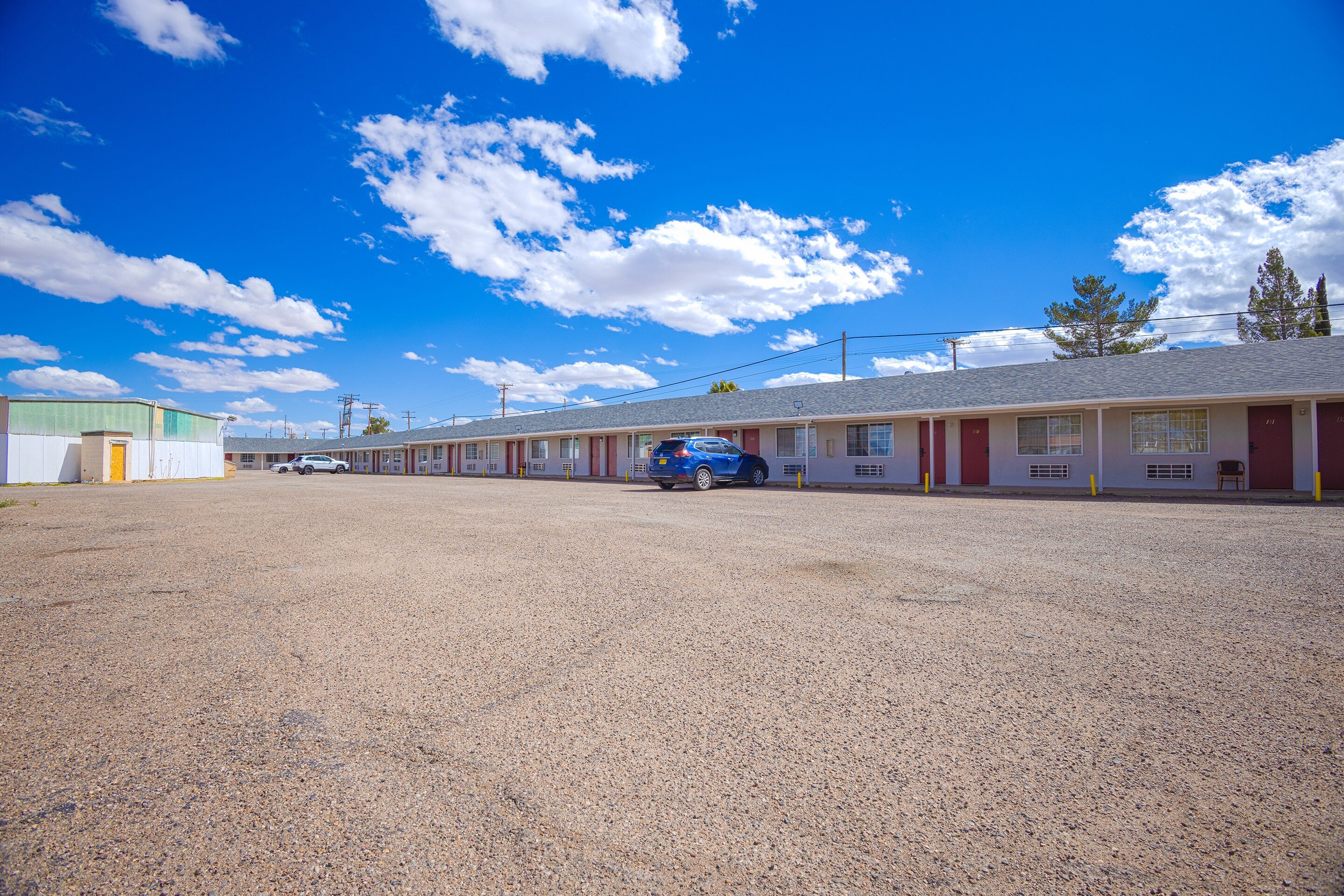 Holiday Motel Lordsburg I-10 17/21