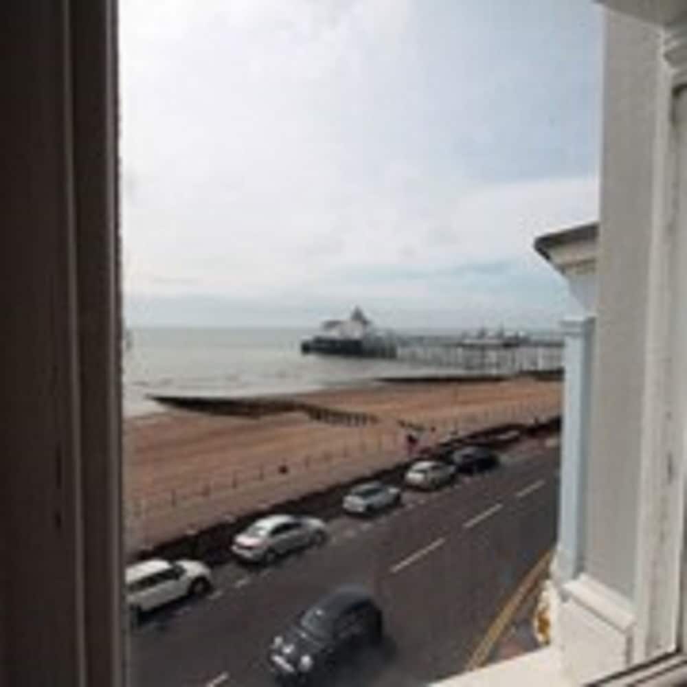OYO Marine Parade Hotel Eastbourne Pier 38/60