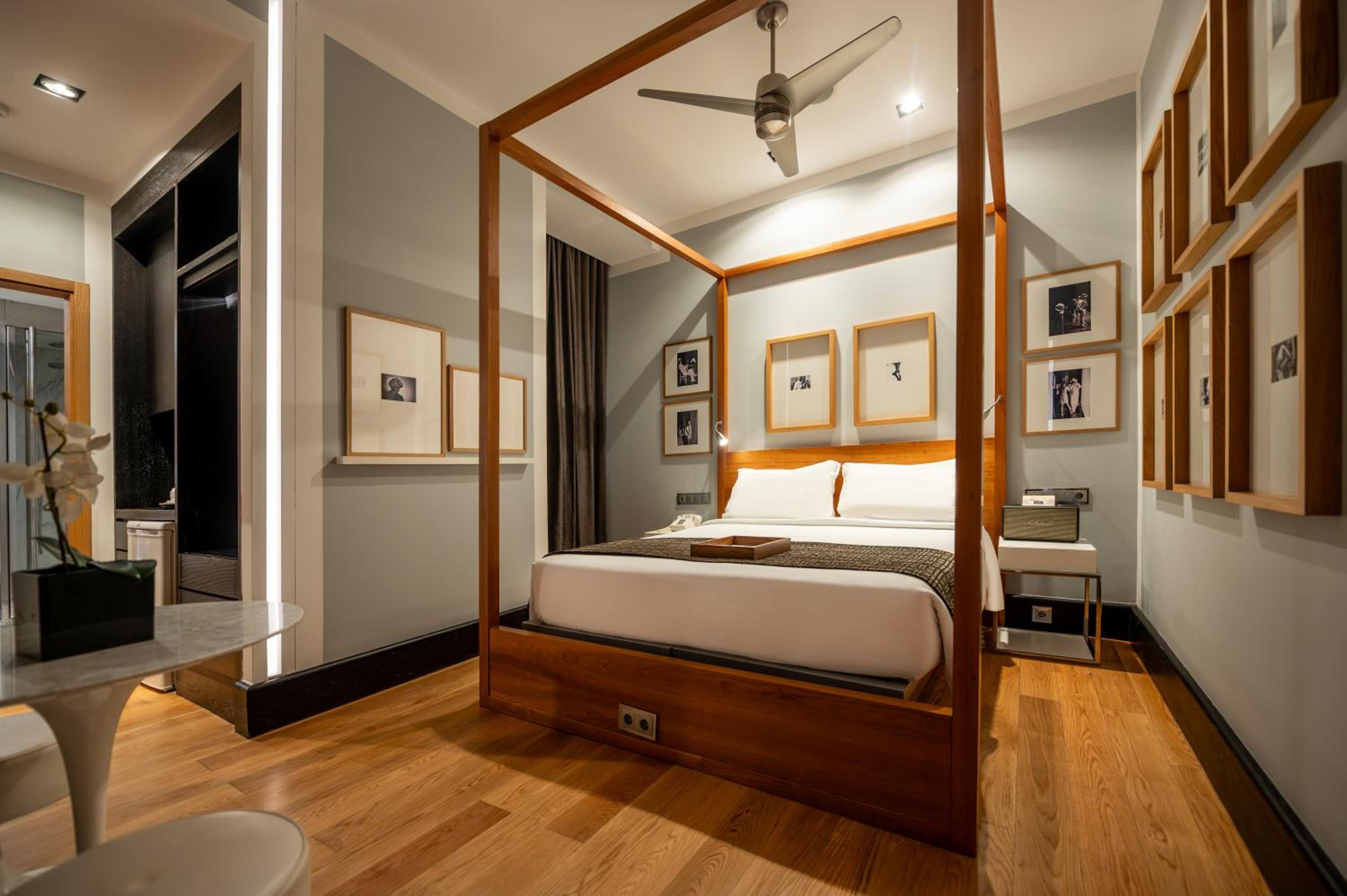 Inner, Standard, Double Bed