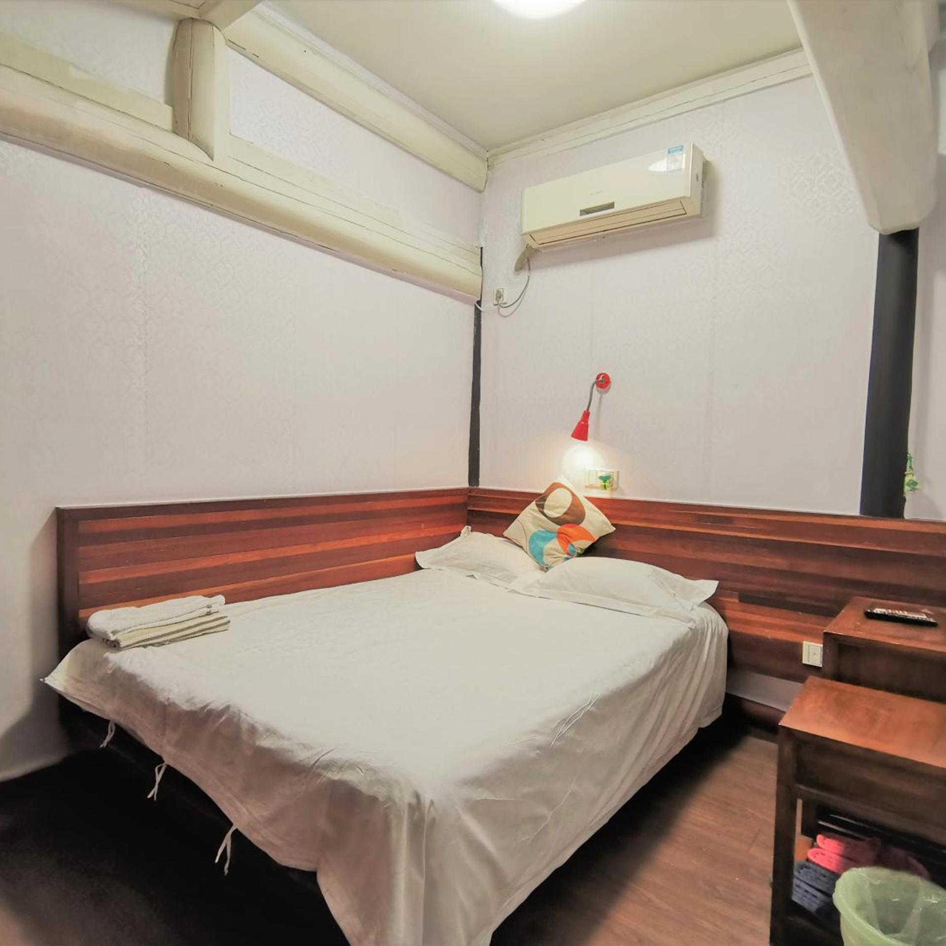 Room, Single
