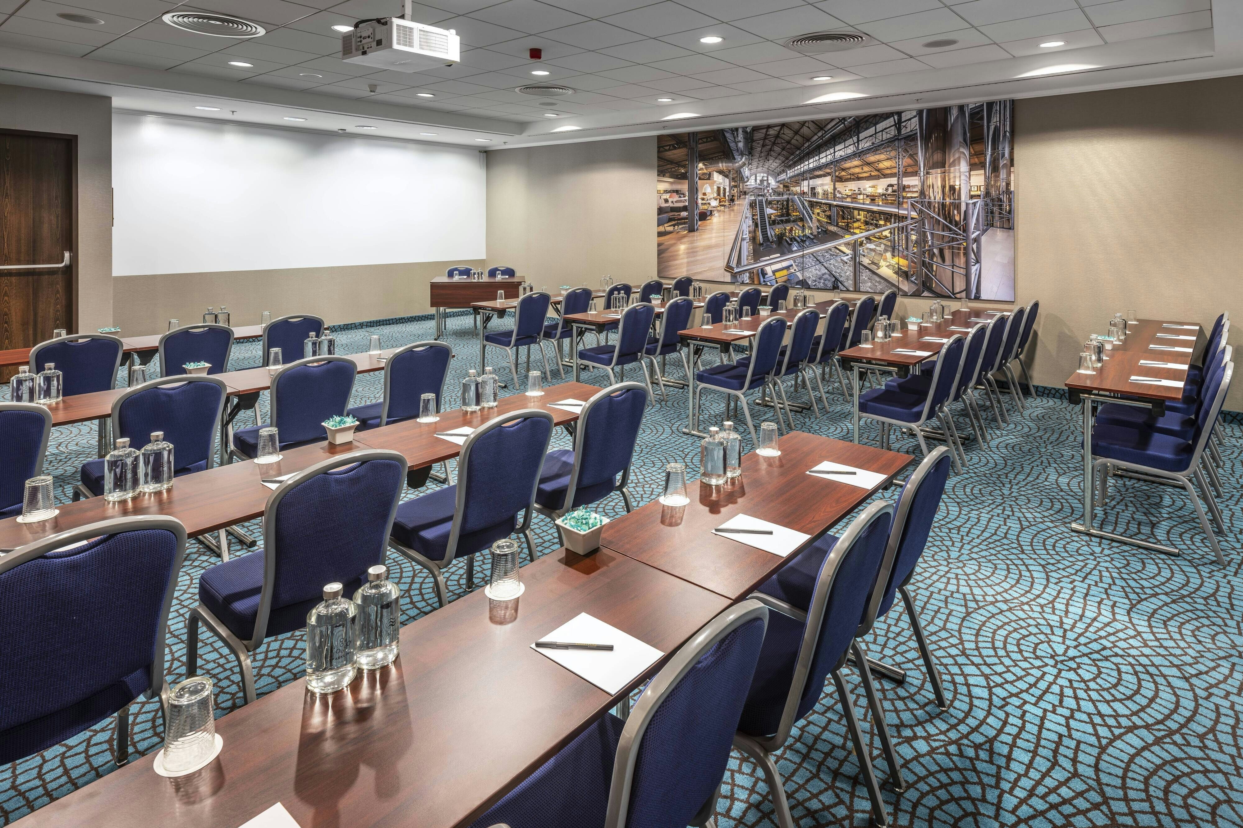 Courtyard By Marriott Prague City 44/54