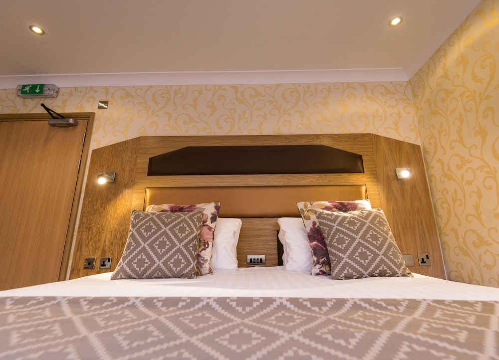 The Fairlawns Hotel And Spa 39/83