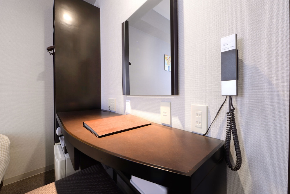 Vessel Inn Hiroshima Ekimae 52/62