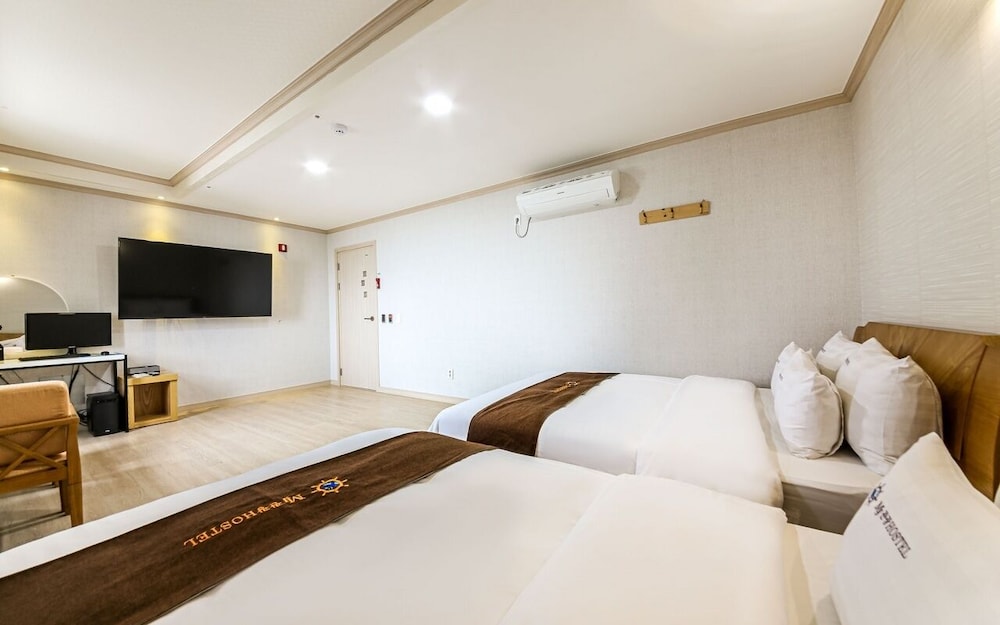 Mj Tour Hostel 17/47
