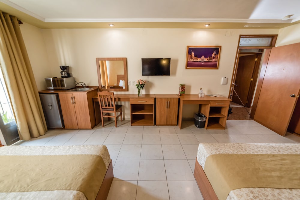 Elizabeth Central Hotel 20/34