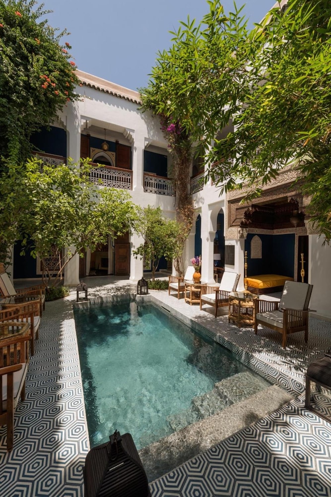 Riad Les Yeux Bleus 5/75