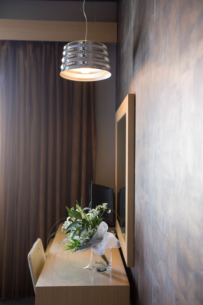 Aion Luxury Hotel 30/50