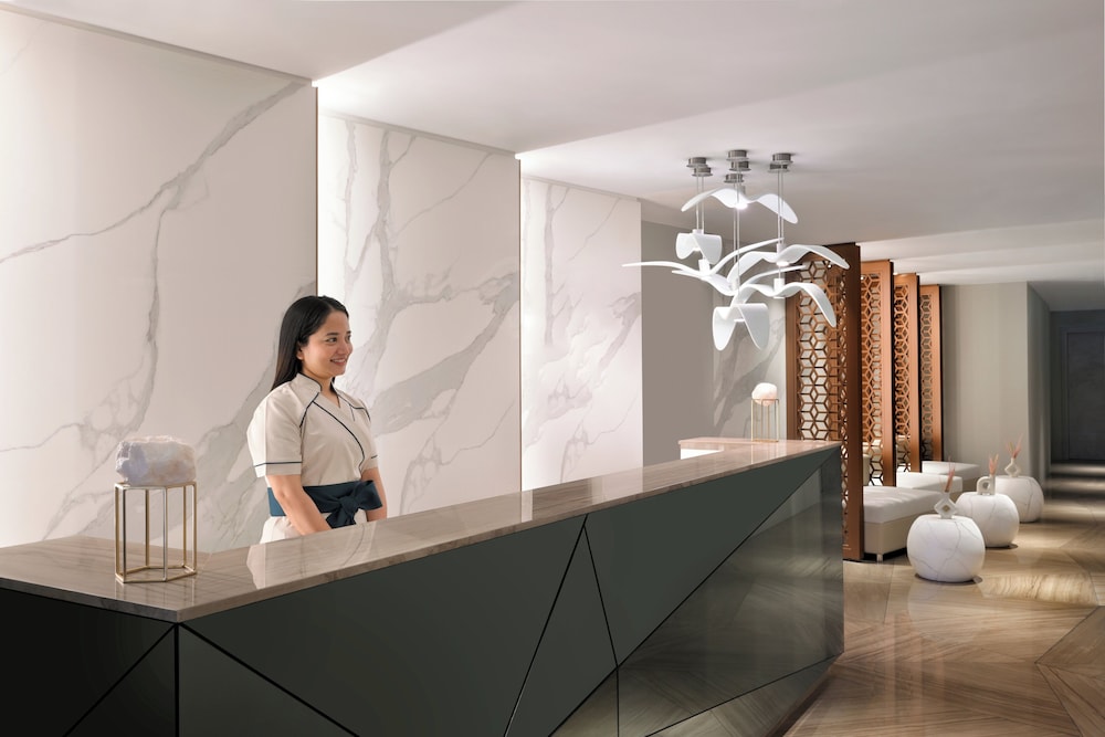 Lobby at Movenpick Hotel and Hotel Apartments Ghala Muscat, MUSCAT