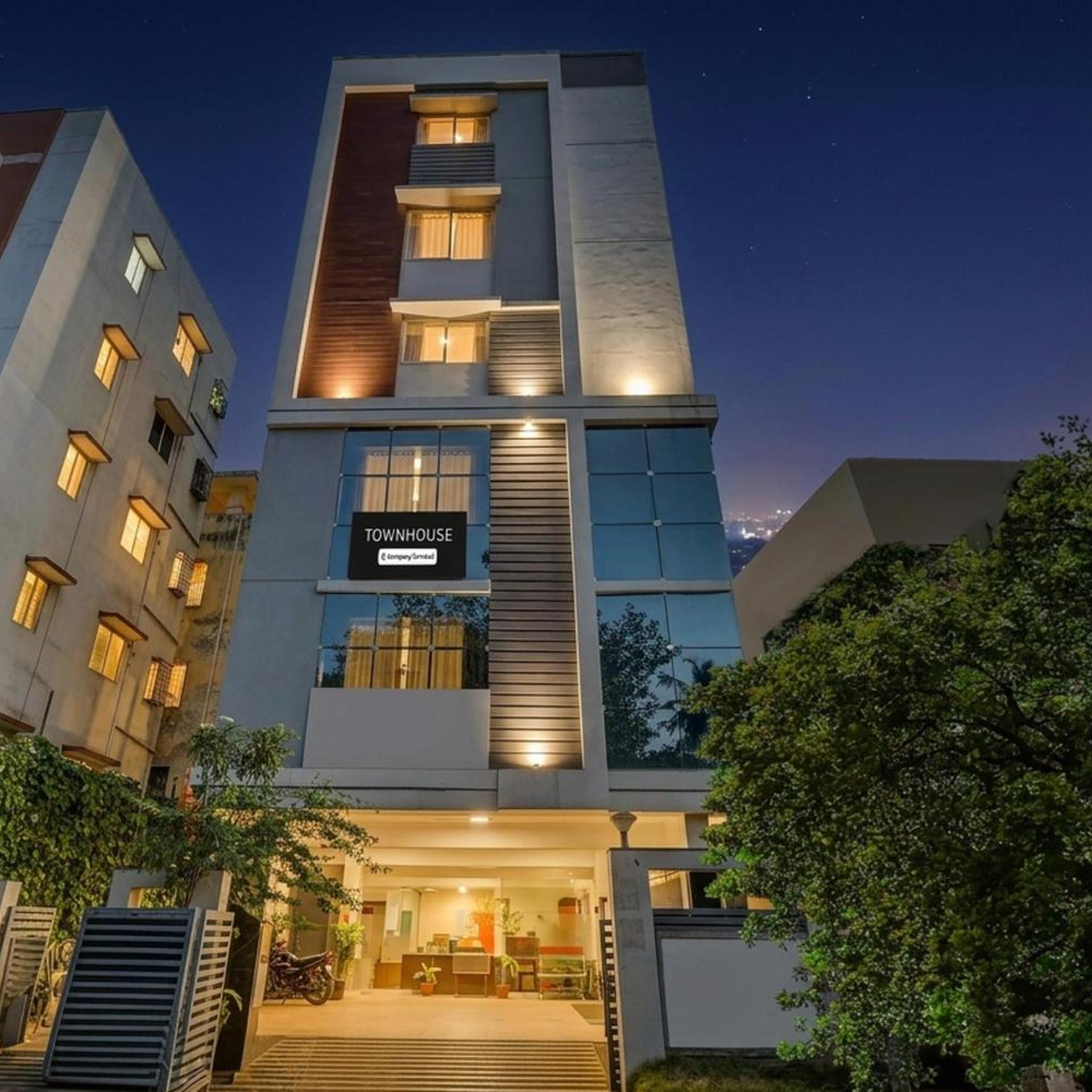 Sri Maharaja Inn 3/50