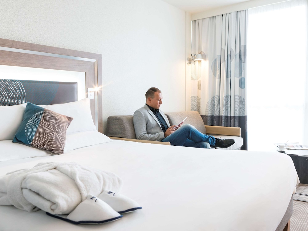 Novotel Senart Golf de Greenparc 11/77