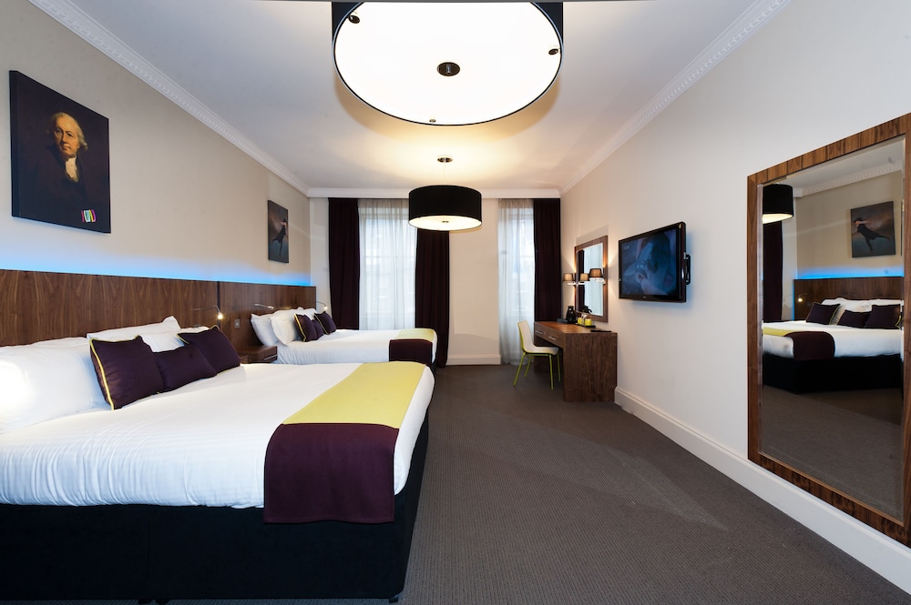 The Place Hotel 34/69