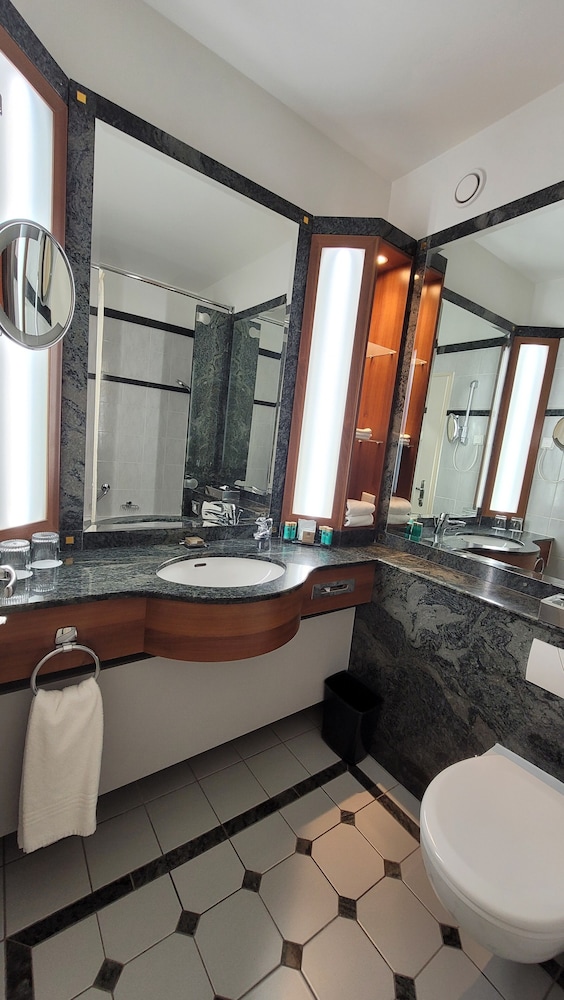 Warsaw Presidential Hotel 53/56