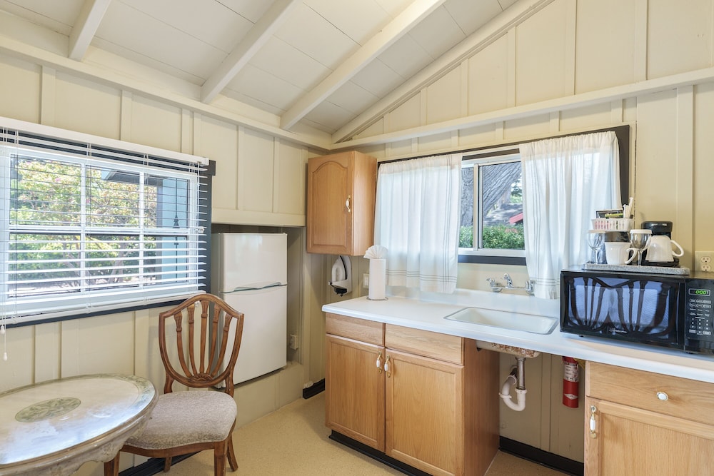 Carmel River Inn 44/62