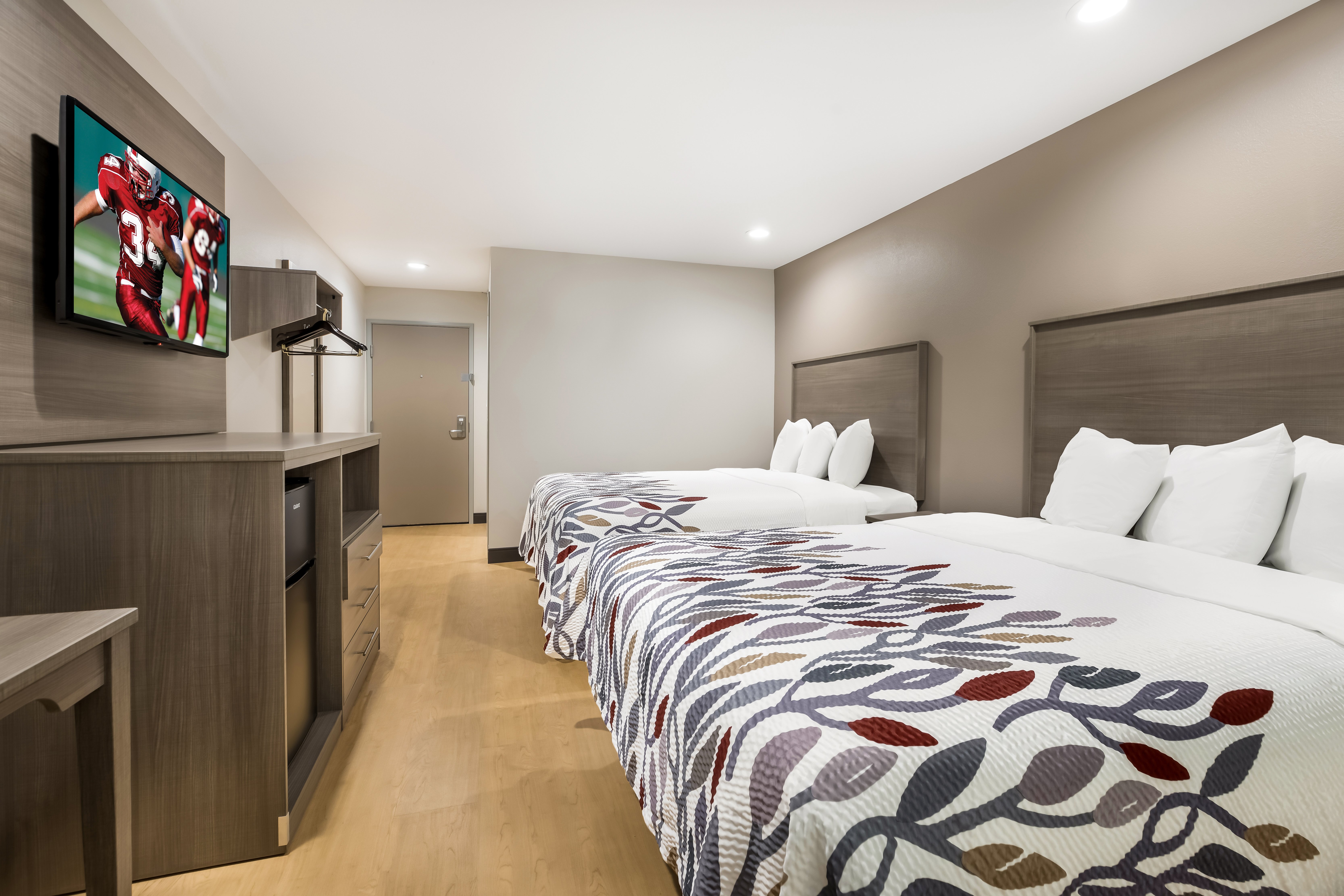 NON-SMOKING DELUXE 2 QUEEN BEDS, MICRO-FRIDGE