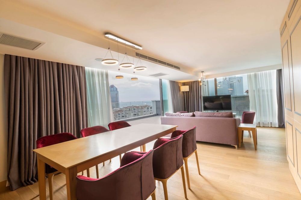 Radisson Hotel Istanbul Harbiye 35/49
