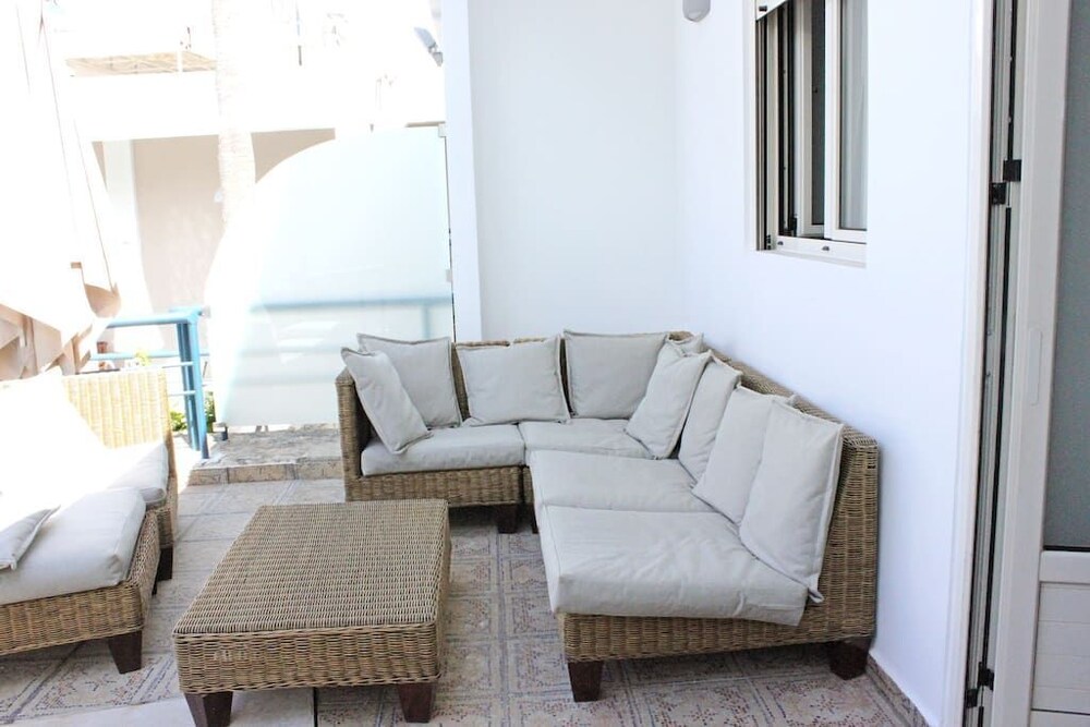 Elizabeth Suites 21/50